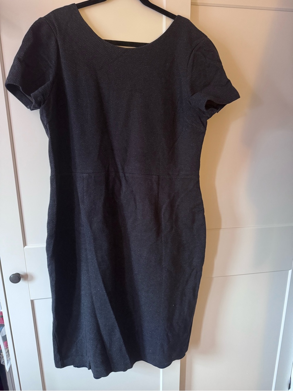 Classic Short-Sleeve Women's Wool Blend Shift Dress in Dark Charcoal